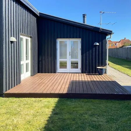 Black Wooden Summer House By The West Coast * Løkken