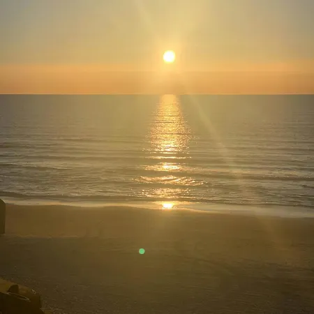 Prázdninový dům Black Wooden Summer House By The West Coast *